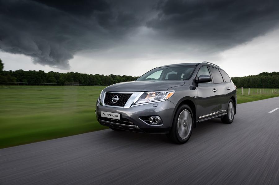  Nissan Pathfinder Hybrid 2015 года  (фото 10 из 29)